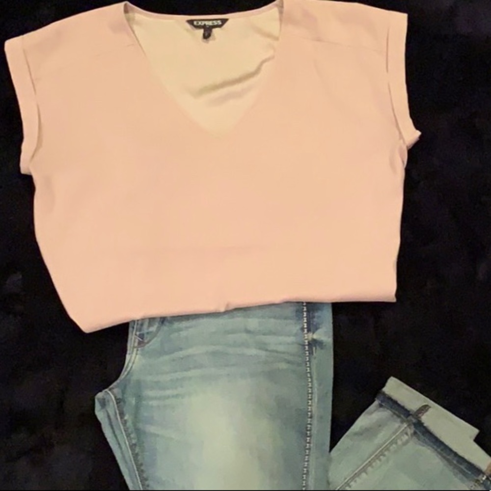 👚 NWOT! Express women’s fashion Top